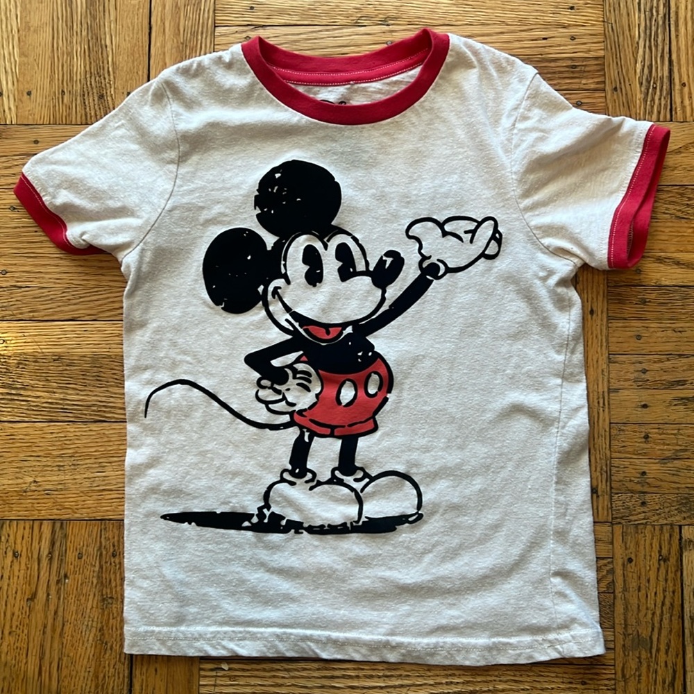 Boy Disney Mickey Mouse tee size 6